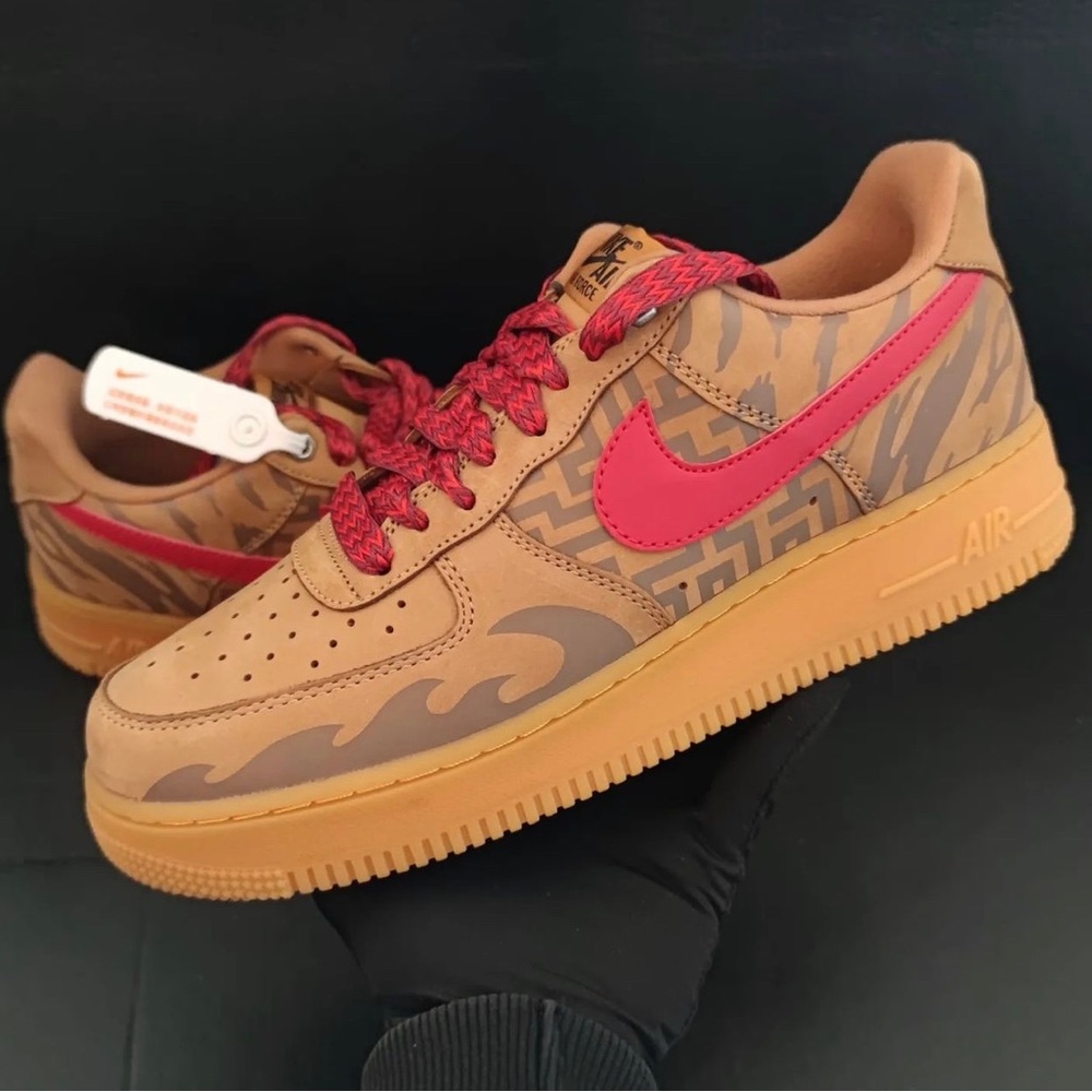Sneakers - Picture 12 of 15